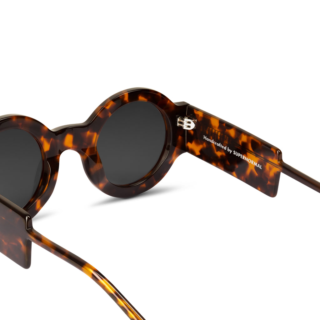 SPONTANEOUS Tortoise frame + Black lenses