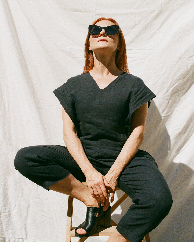 AMBITIOUS Black frame + Black lenses