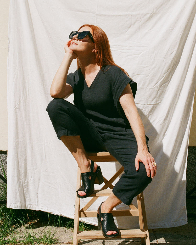 AMBITIOUS Black frame + Black lenses
