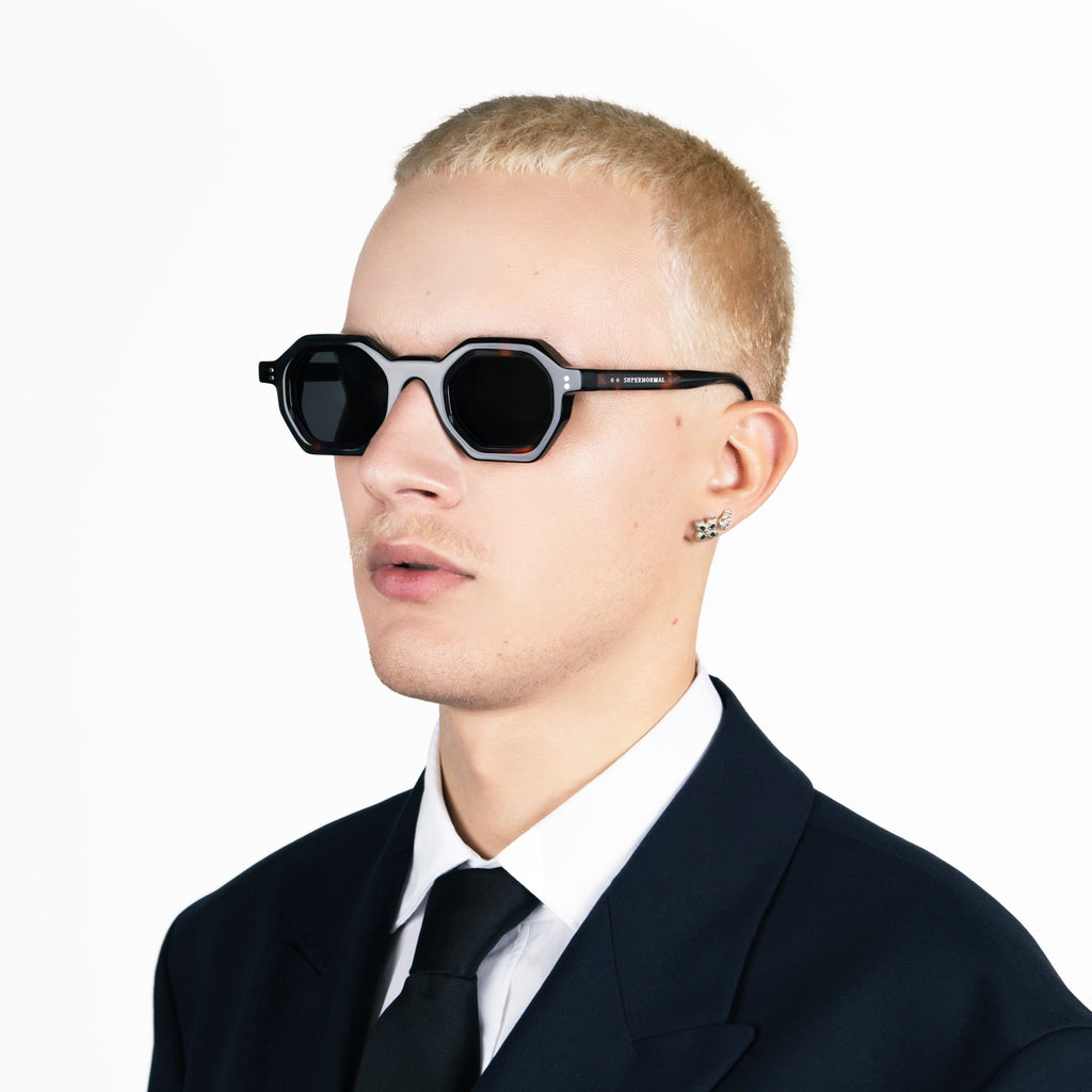 UTOPIAN Tortoise frame + Black lenses