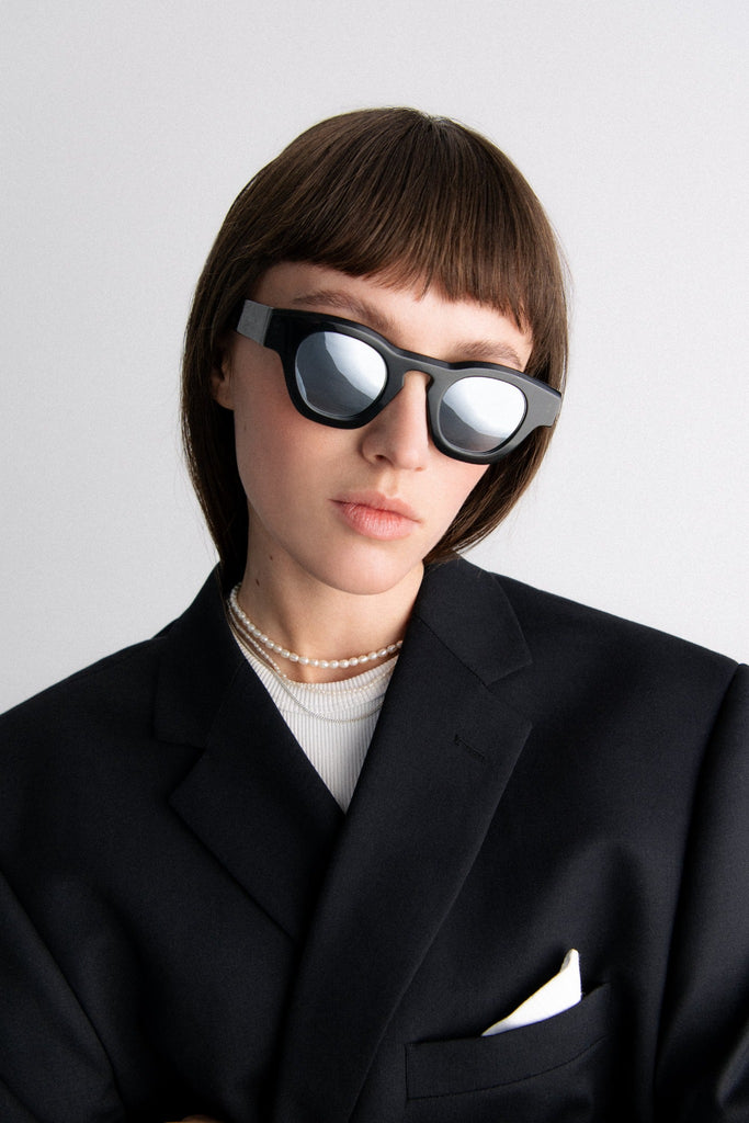 BUSY Black frame + Mirored lenses