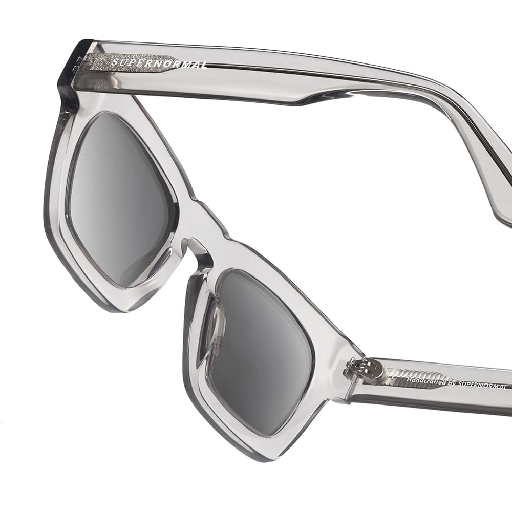 MAIN CHARACTER Grey frame + Mirrored lenses