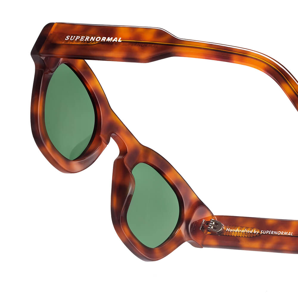 BUSY Tortoise frame + Green lenses