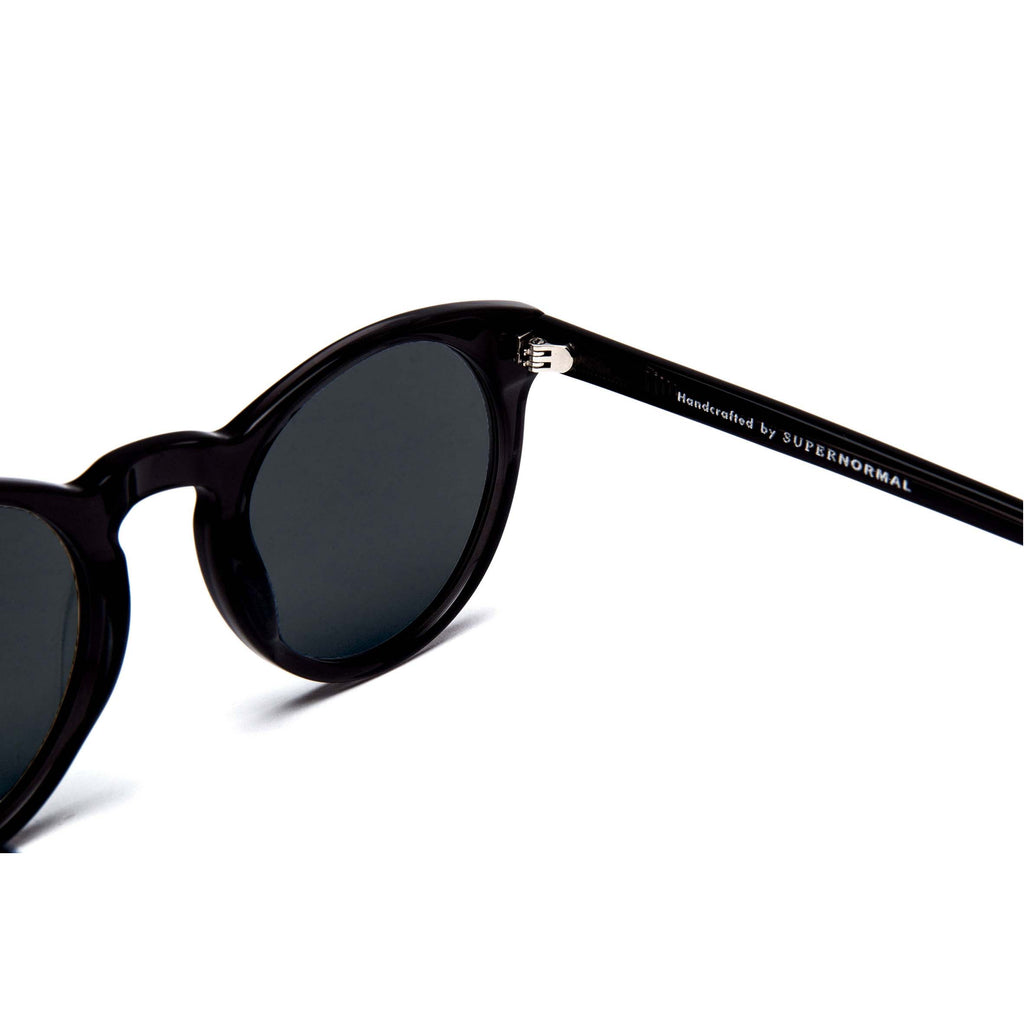 SHARP Black frame + Black lenses