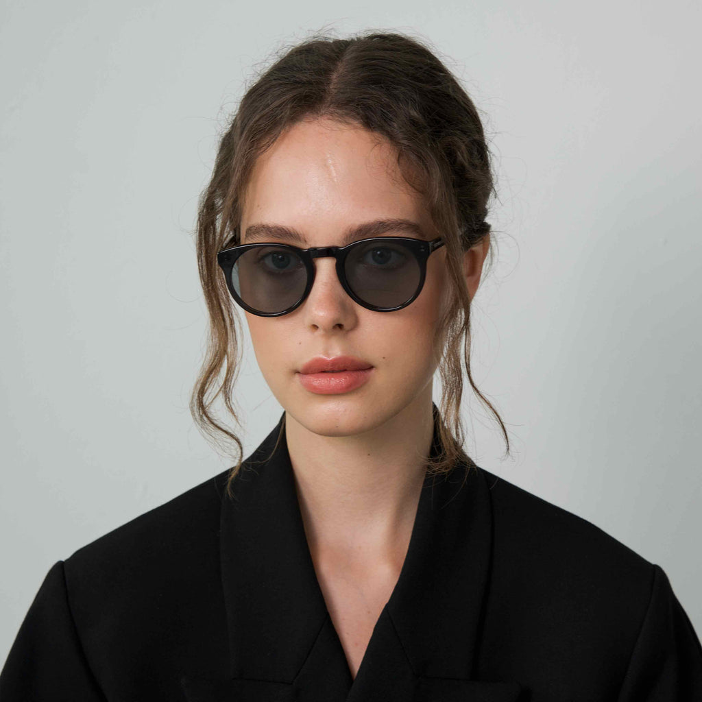 SHARP Black frame + Black lenses
