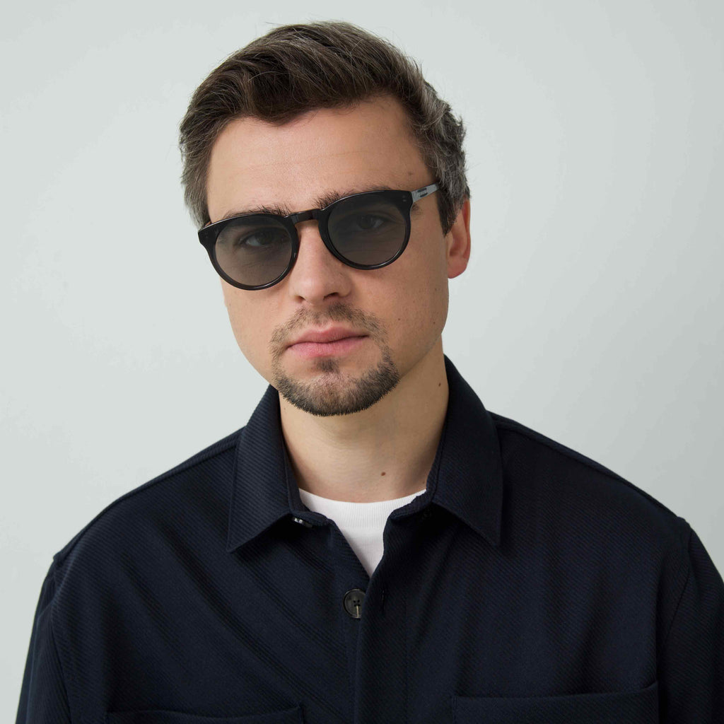 SHARP Black frame + Black lenses