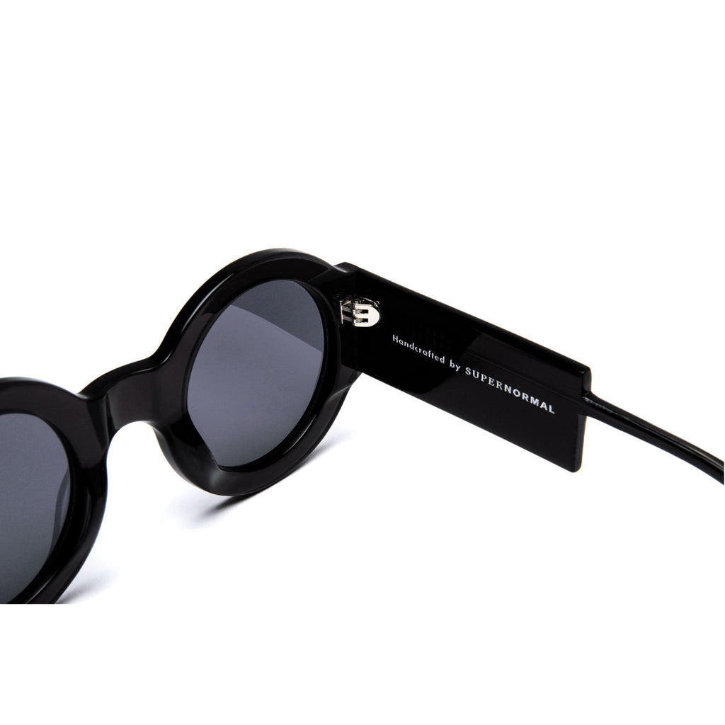 SPONTANEOUS Black frame + Black lenses