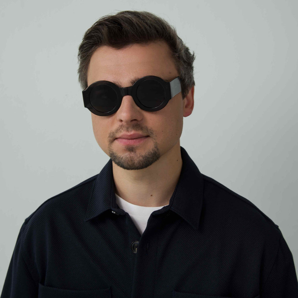 SPONTANEOUS Black frame + Black lenses
