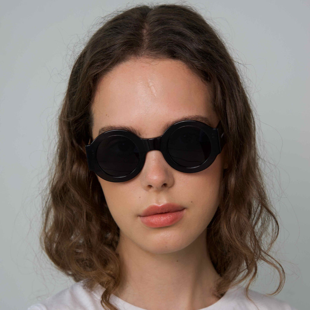 SPONTANEOUS Black frame + Black lenses