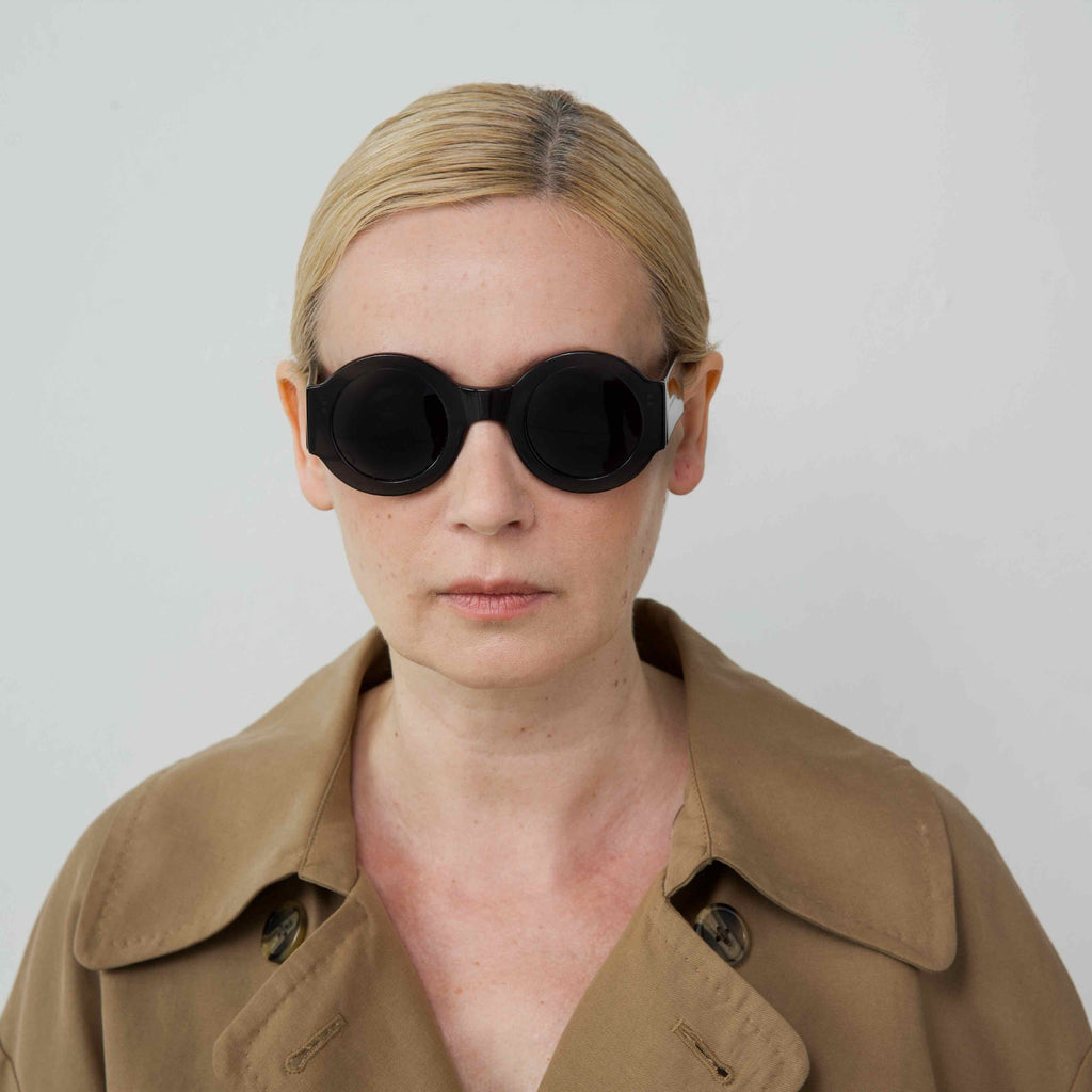 SPONTANEOUS Black frame + Black lenses