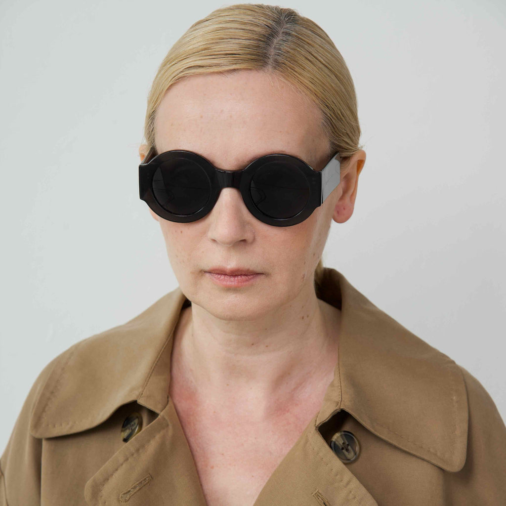 SPONTANEOUS Black frame + Black lenses