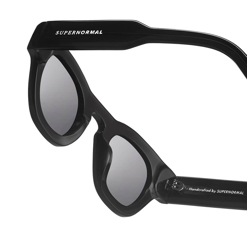 BUSY Black frame + Mirored lenses