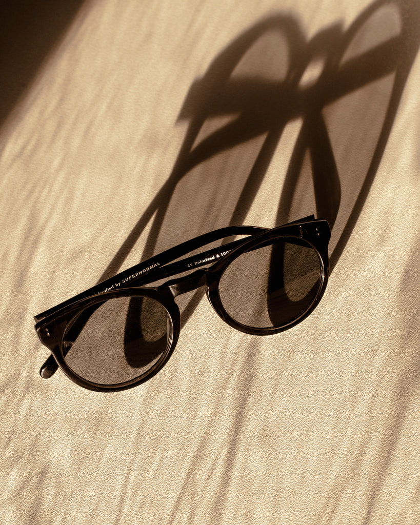 SHARP Black frame + Black lenses